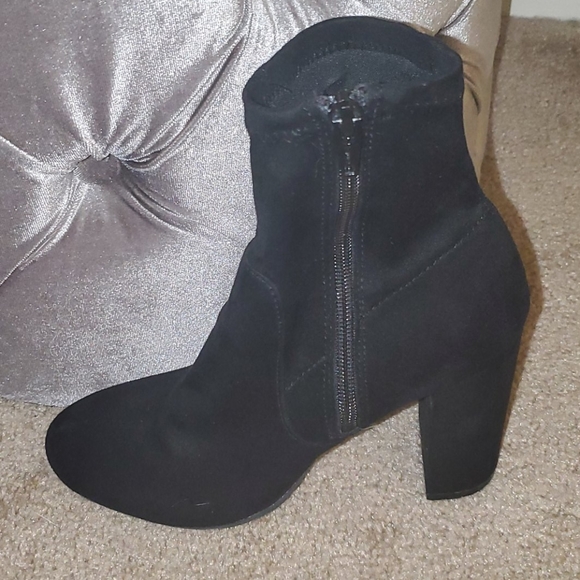 Boots - Picture 3 of 3